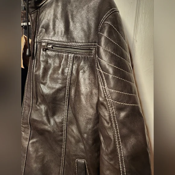 *SOLD* BRAND NEW, 100% Genuine Leather jacket. - Picture 8 of 12